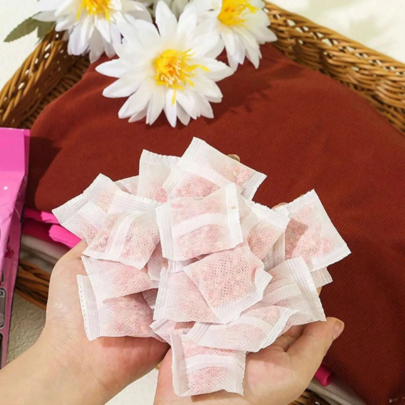 48/96Pcs Floral Scented Closet Bags Deodorizer Moisture Mildew Proof Long Lasting Fragrance Packets for Room Drawer Freshener